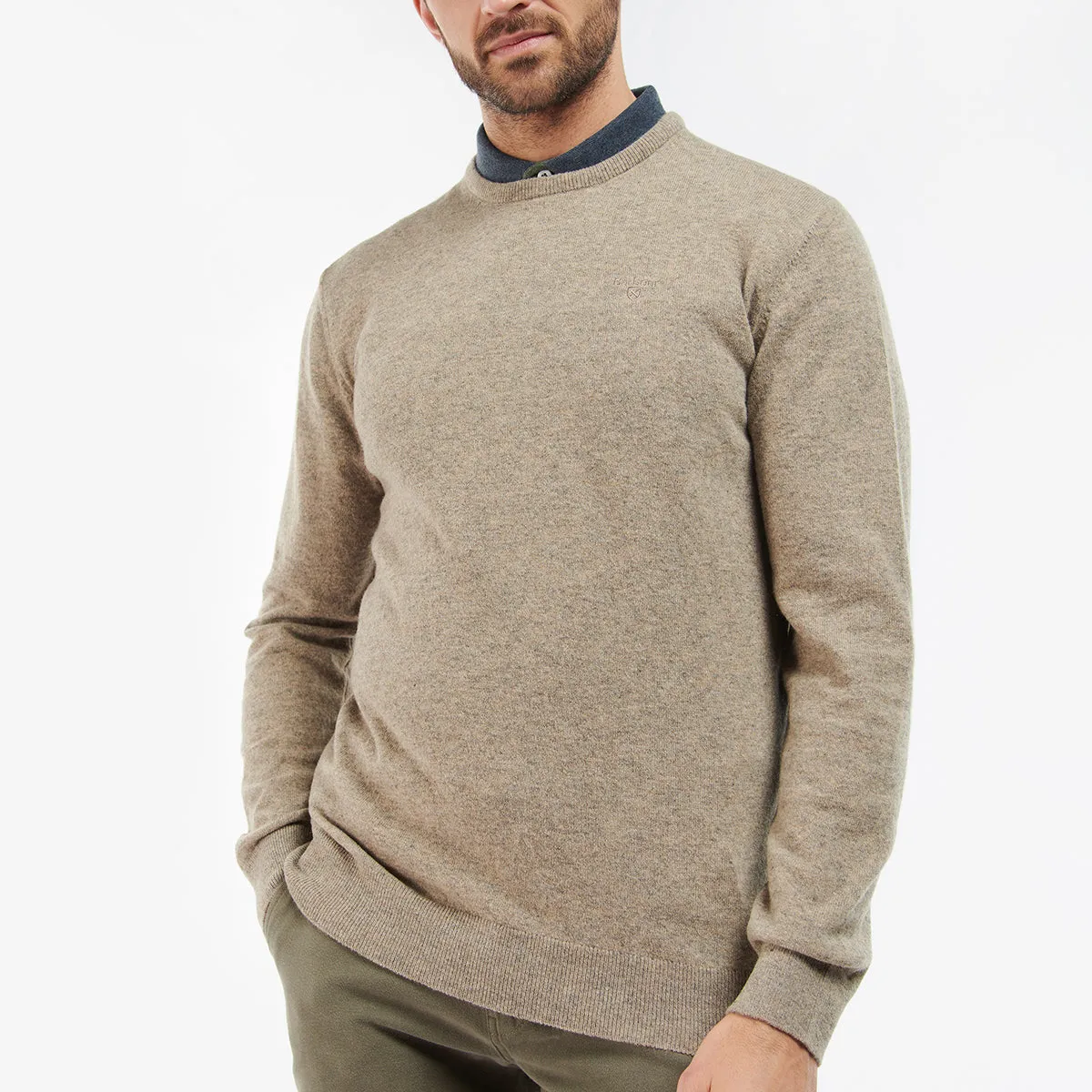 Barbour - Essential Lambswool Crew Neck Jumper in Fossil