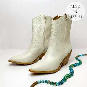 Corky's | Rowdy Western Stitch Boots in Bone White